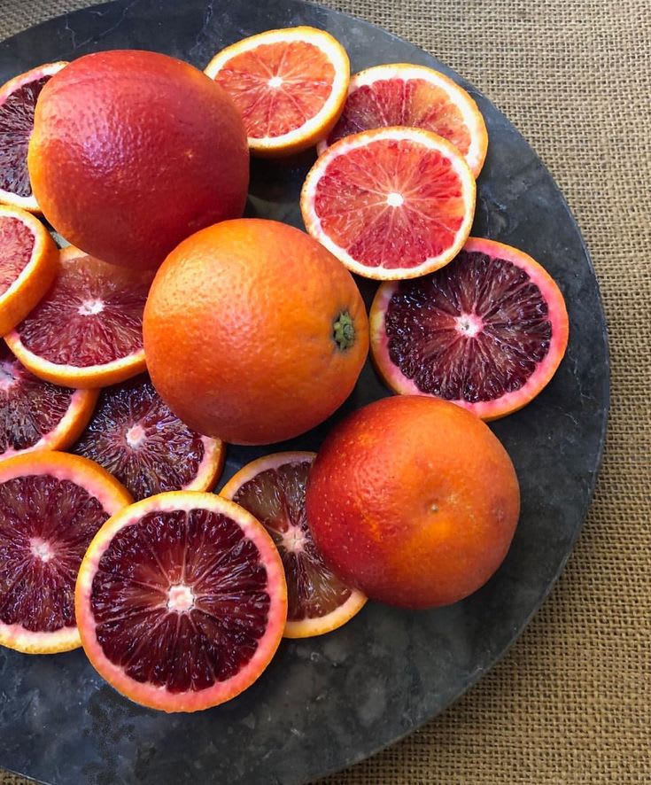 Hybrid Moro Blood Orange 🍊🍊🍊 Grafting Fruit Plant (Pack Of-1 )